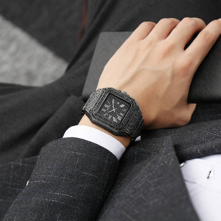 Elegant luxury watch with diamonds™