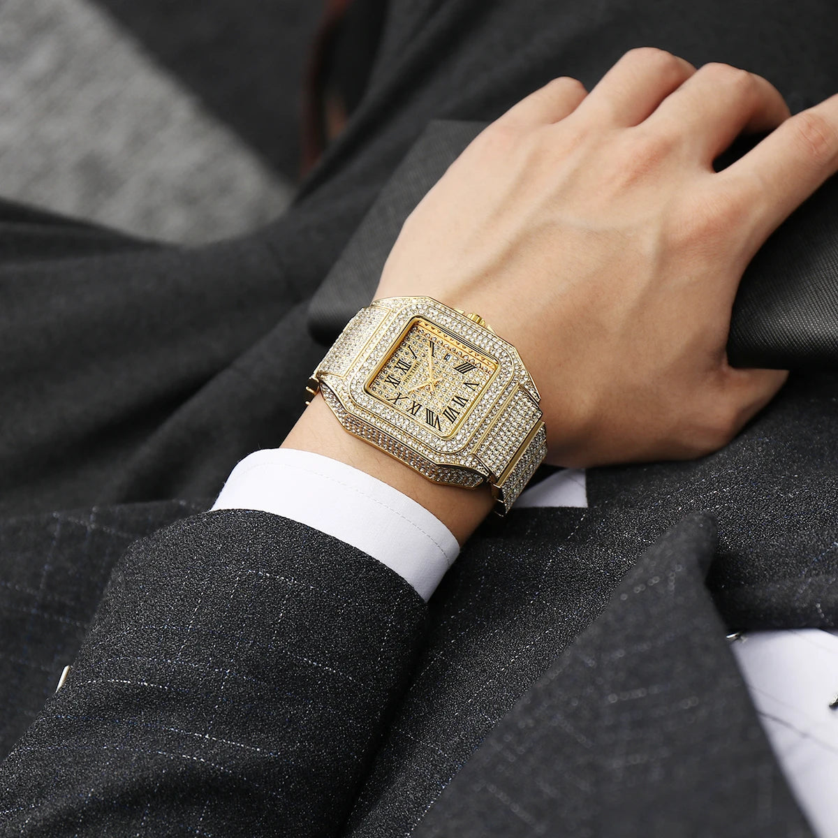 Elegant luxury watch with diamonds™