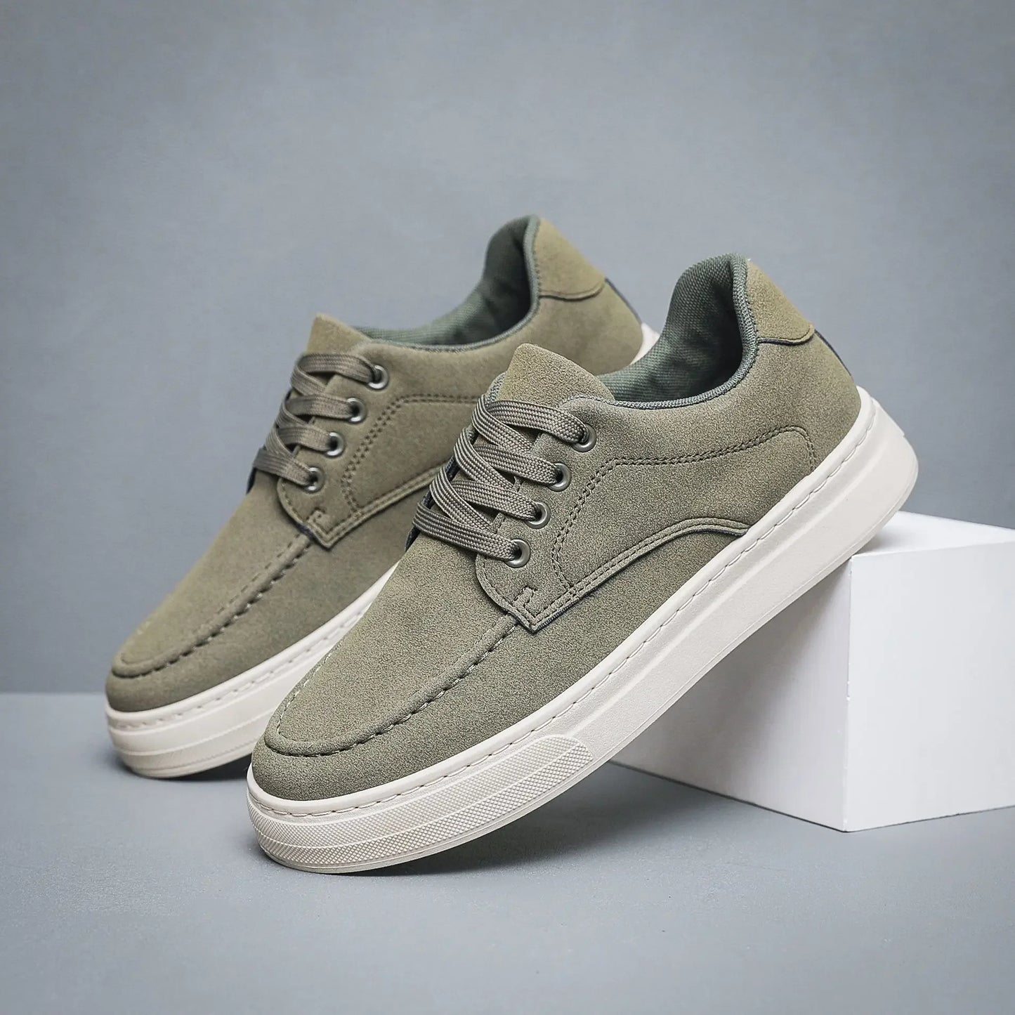 Modern chunky sneakers for menTM