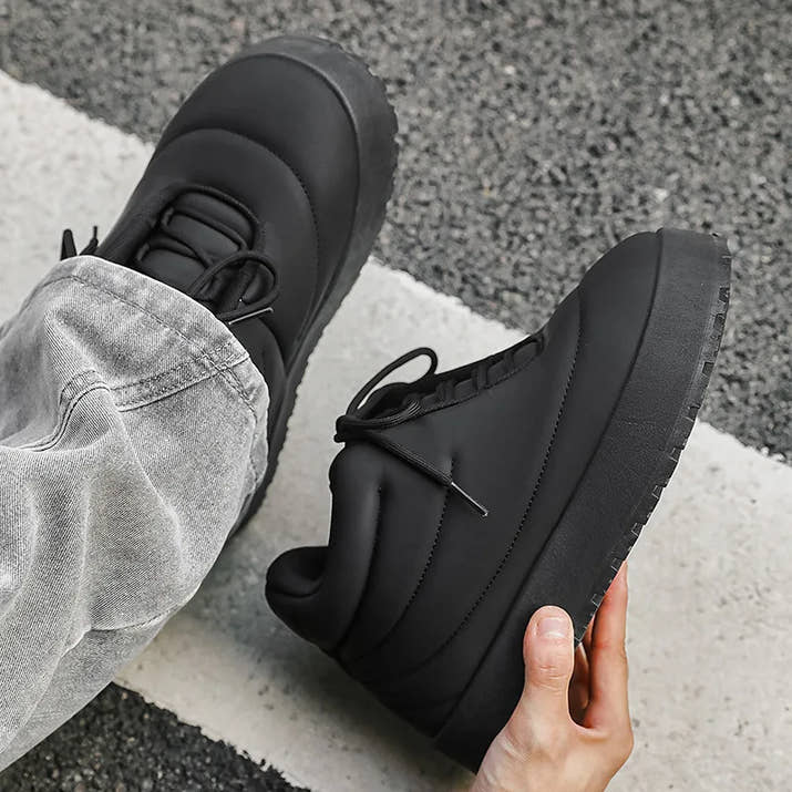 CLAY Premium Sneakers™