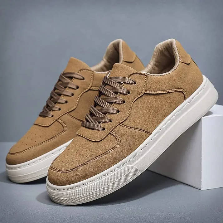 Modern chunky sneakers for menTM